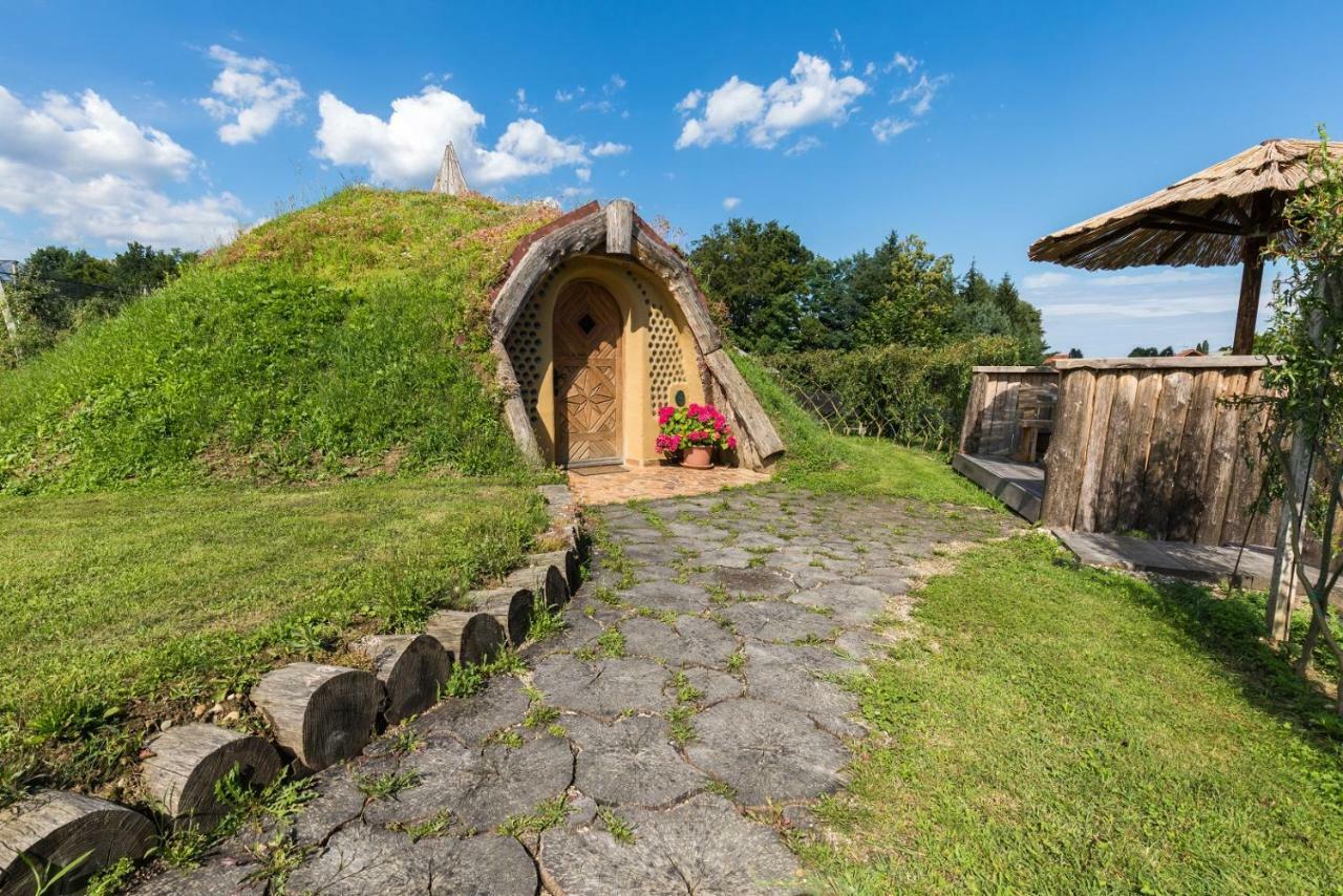 Apartma Zemljanka Ljutomer Buitenkant foto